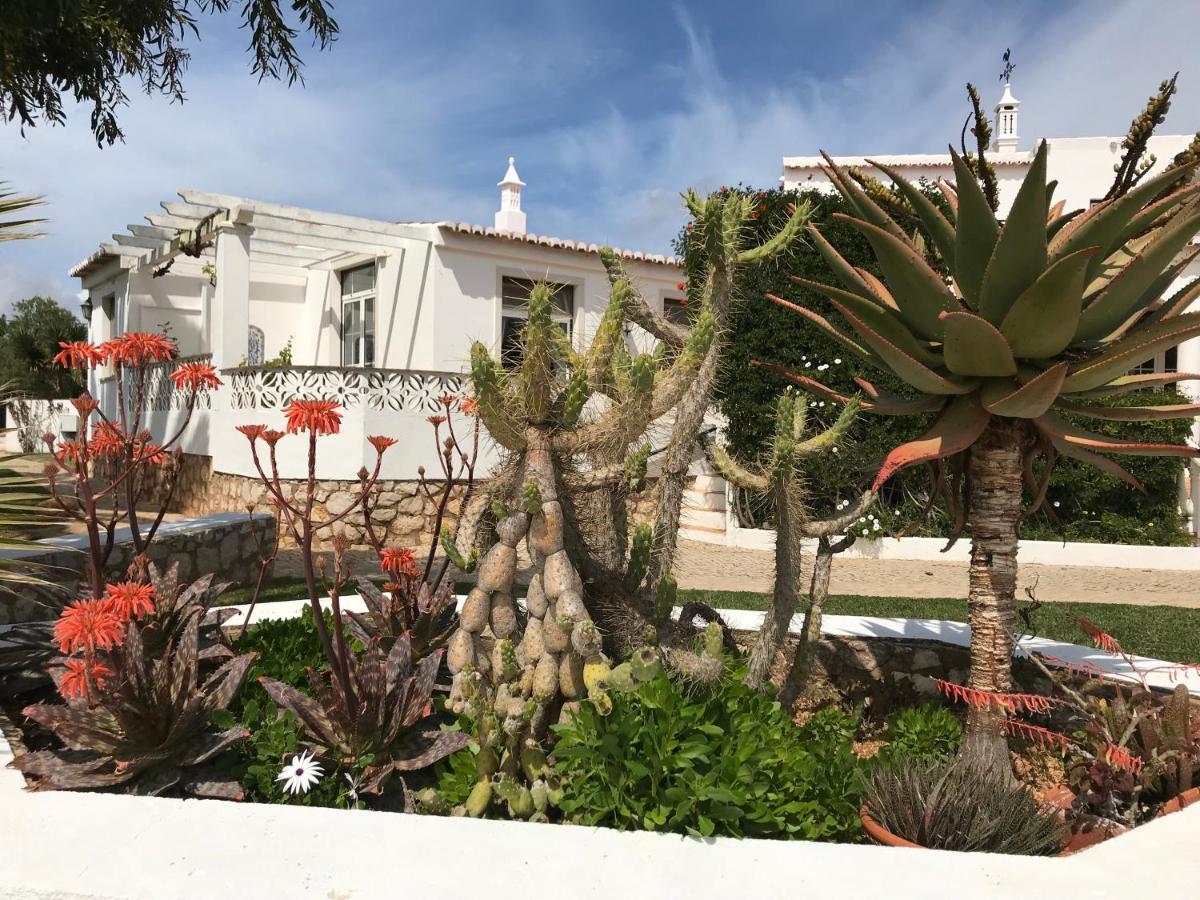CASA BEACHCOMBER Le jardin des Arts Lagos Extérieur photo