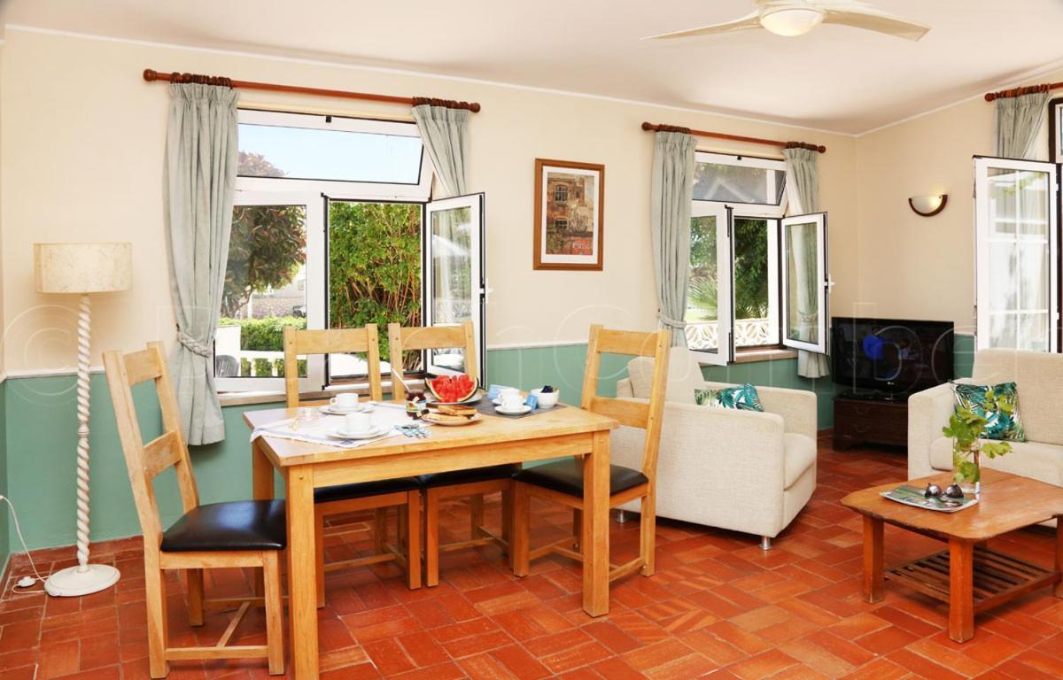 CASA BEACHCOMBER Le jardin des Arts Lagos Extérieur photo