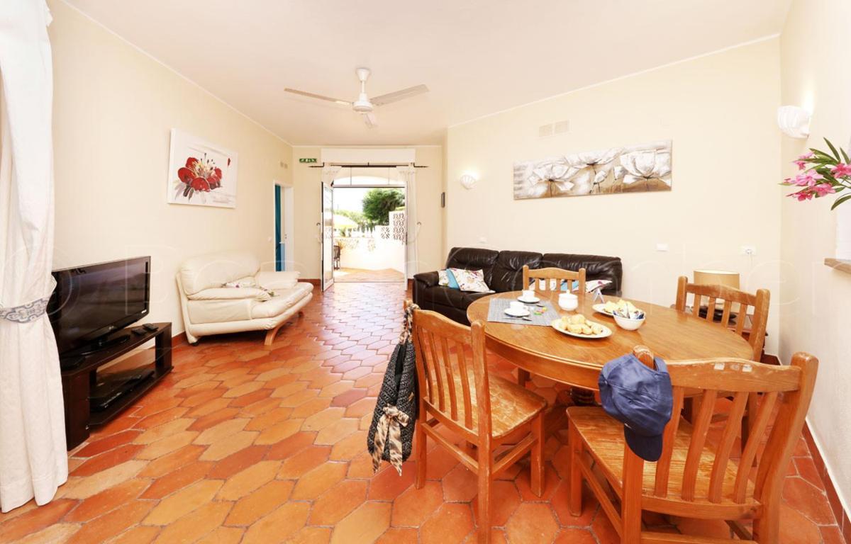 CASA BEACHCOMBER Le jardin des Arts Lagos Extérieur photo