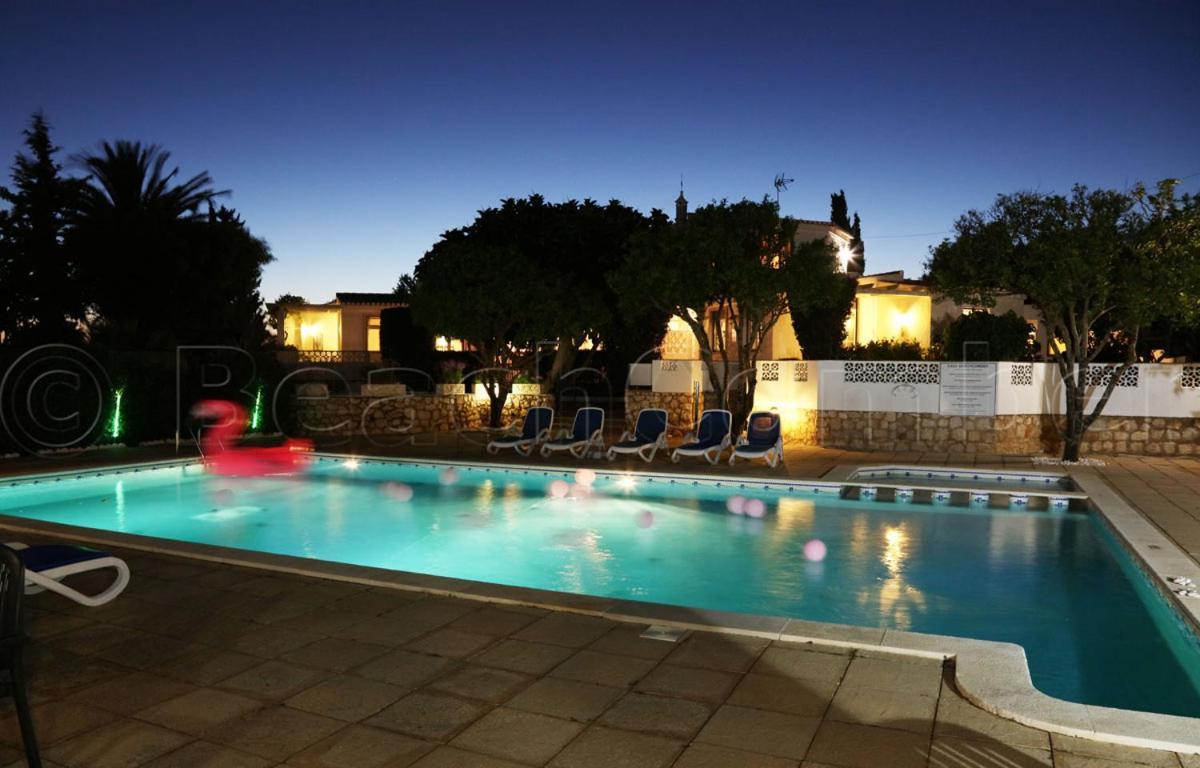 CASA BEACHCOMBER Le jardin des Arts Lagos Extérieur photo